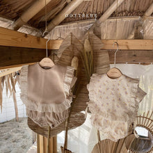 Load image into Gallery viewer, Sugar Three Piece Bib Set