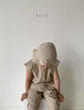 Load image into Gallery viewer, Beton Linen Bucket Hat
