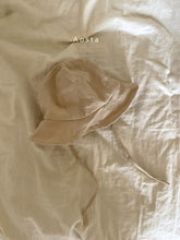 Load image into Gallery viewer, Beton Linen Bucket Hat
